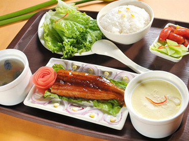 食堂合同在學(xué)習(xí)過(guò)程中如何取得好評(píng)？